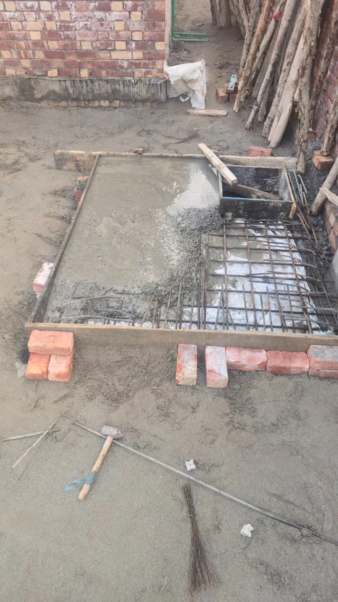 10 Marla house construction in Lake City Lahore: floor concrete over steel mesh