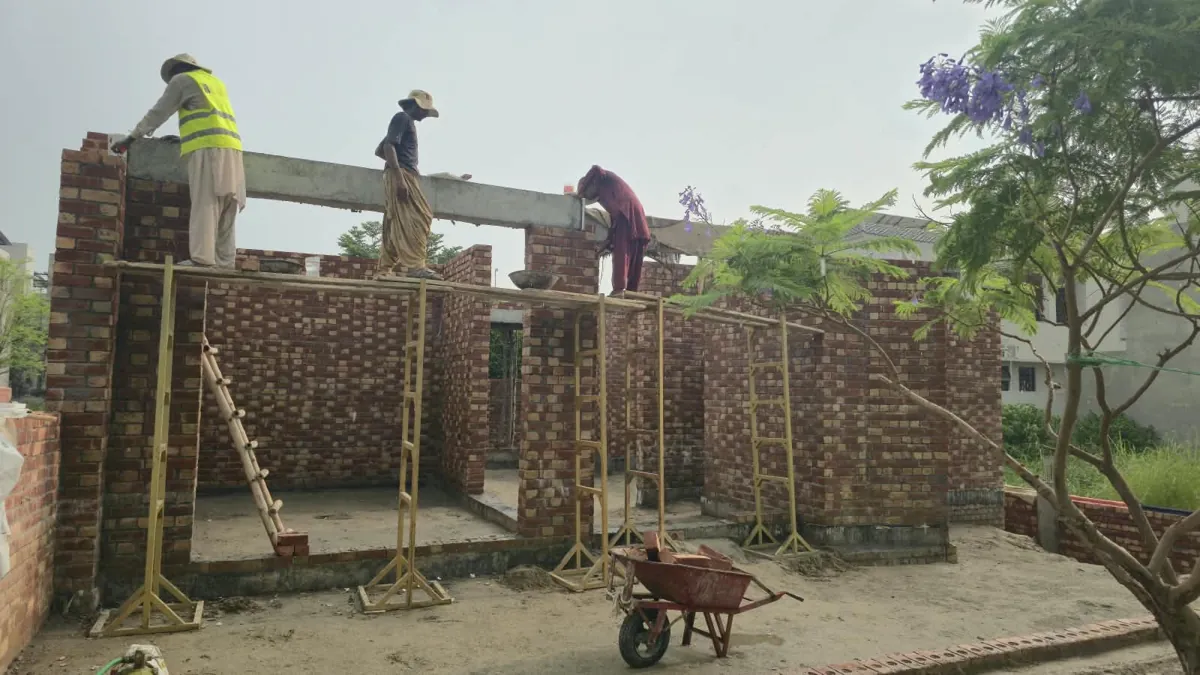 Brick masonry at lintel level on a house in Ghaznavi Block, Bahria Town Lahore